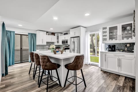 HOST & HOME presents…706 Harbour Master! Begin your unforgettable island retreat at this serene newly renovated two-story condo tucked away in the peaceful community of Shipyard.