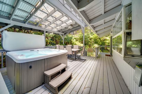 Volcano Vacation Rental | 3BR | 2BA | Stairs to Enter | 1,432 Sq Ft