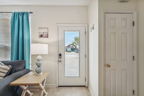 House (Beach Walkers) | 2 bedrooms, free WiFi