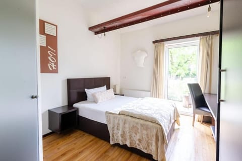 Single Room, Non Smoking, Garden Area | Desk, laptop workspace, free WiFi