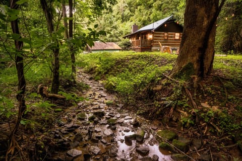 Imagine yourself & significant other unwinding to a soothing sound of gentle creek flow!