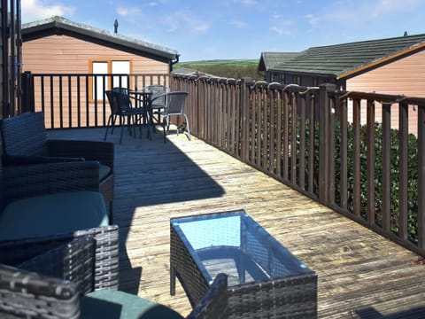 Decking | The Dragons Den, Ilfracombe