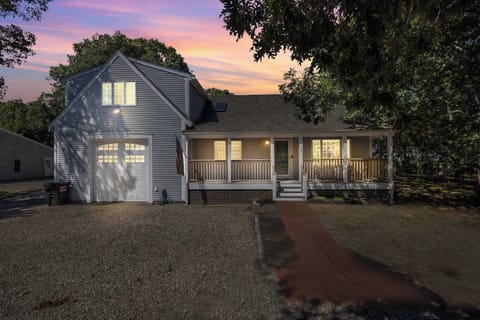 Your Cape Cod getaway starts here—spacious Brewster home with plenty of parking and charm