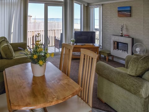 Open plan living space | Sandbank, Bacton