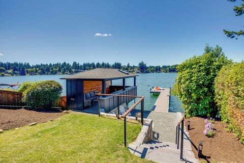 Lakewood Vacation Rental | 1BR | 1BA | 1 Step to Enter | 970 Sq Ft