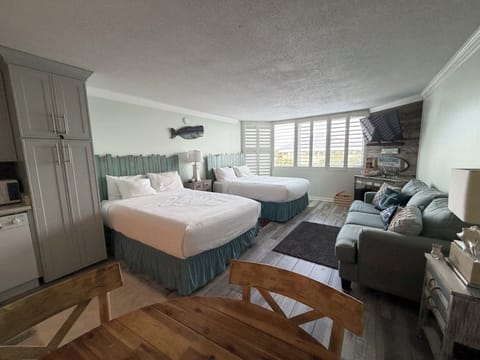 Two queen beds