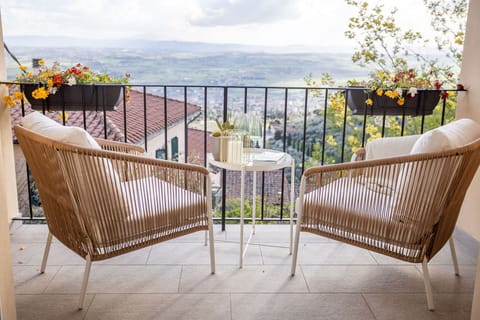 Balcony / Terrace / Patio