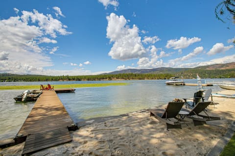 Nine Mile Falls Vacation Rental | 2BR | 1BA | Step-Free Entry | 1,500 Sq Ft