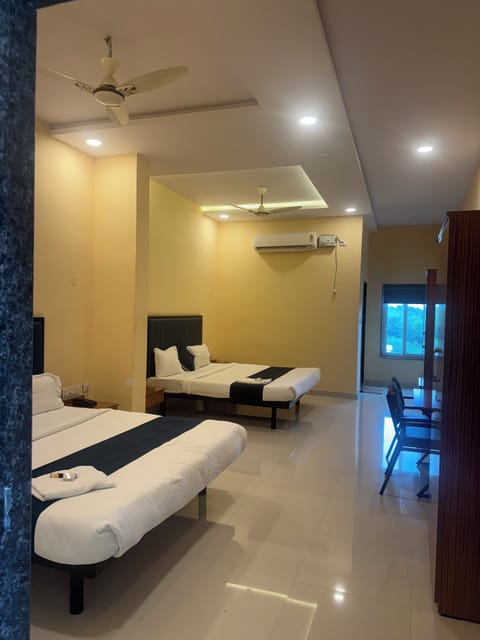 Standard Double or Twin Room | Laptop workspace, free WiFi, bed sheets