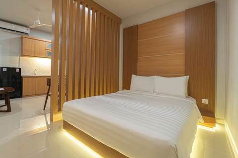 Deluxe Double Room | Desk, free WiFi, bed sheets