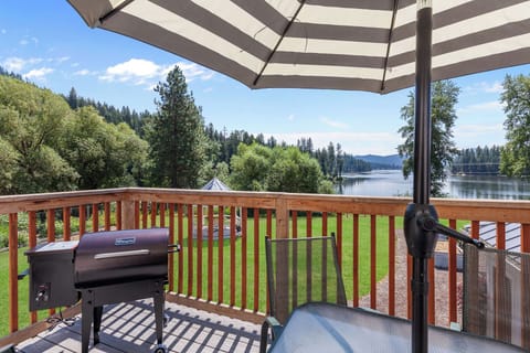 Sit back and relax on the deck with stunning late views