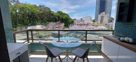 Basic Apartment | Dining