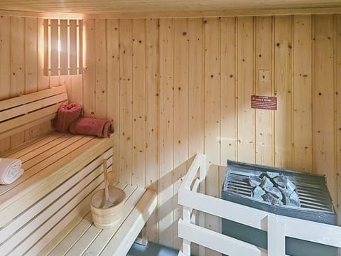 On-site sauna available for guest use, open daily from 9 am to 7 pm.
