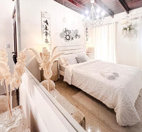 Superior Double Room, Garden View | WiFi (free)