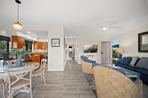 Open concept living, dining, and kitchen area