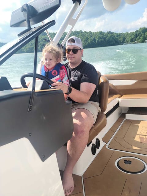 Rent a boat from Norris Lake Water Sports--Free Delivery & 10% off