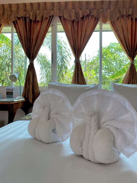 Standard Studio Suite, Balcony, Courtyard View | Desk, free WiFi