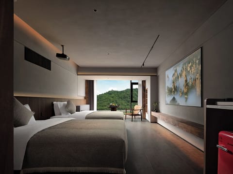 Deluxe Twin Room, 1 Bedroom, Hill View | Desk, WiFi (free)