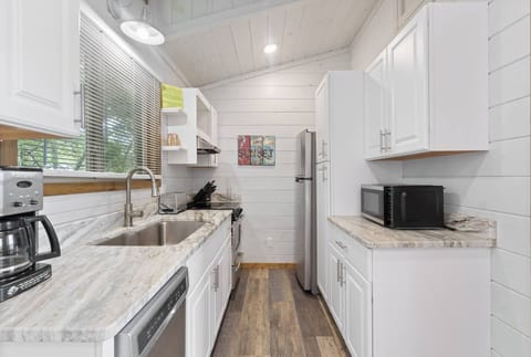 81486755-e0d9-4b3f-95eb-fbd14a99da6c