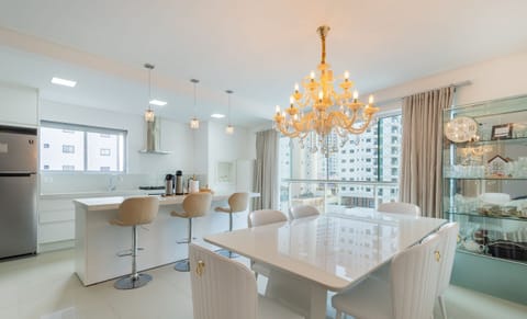 Apartment | Dining
