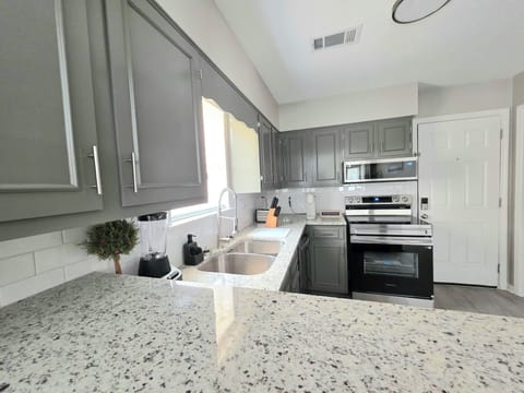 Granite Countertops and Breakfast Bar