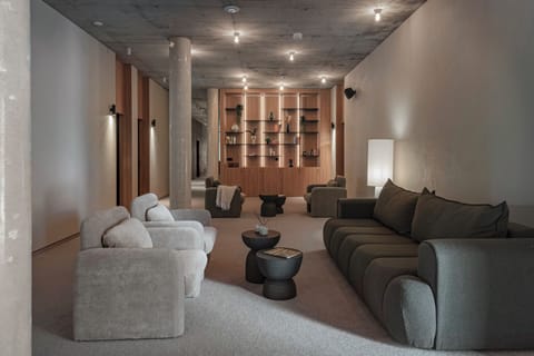 Deluxe Apartment, Garden View | Living area