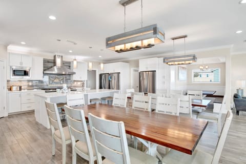 Endless space to cook and dine with family