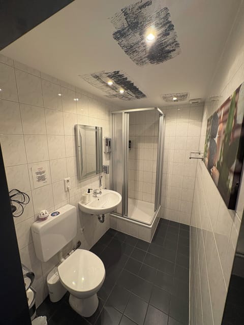 Double Room | Bathroom