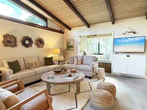 Admiralty Villas – Bayside Modern 2BR Retreat (4285)