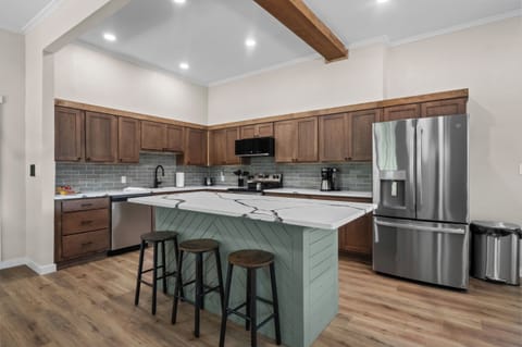 Fully stocked kitchen for all of your cooking & baking needs!