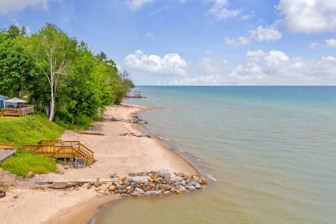This is what lake life is all about—endless shoreline, chill waves, and barefoot freedom.