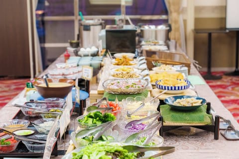 Daily buffet breakfast for a fee