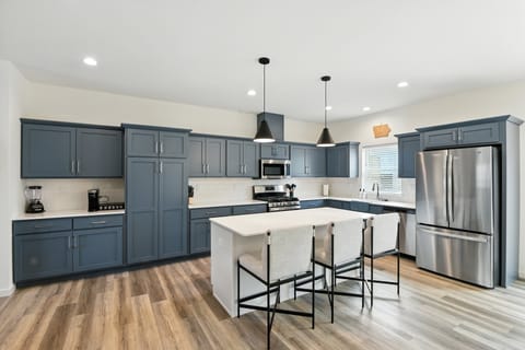 Townhome, 3 Bedrooms | Private kitchen | Fridge, oven, coffee/tea maker, toaster