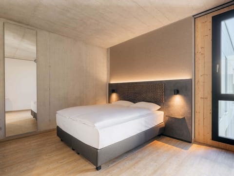 Doppelzimmer limited mobility | In-room safe, desk, soundproofing, free WiFi