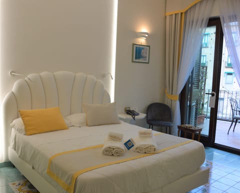 Superior Double Room | Premium bedding, minibar, in-room safe, desk