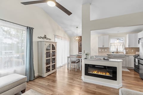 Studio (2 Bedrooms) | Property amenity