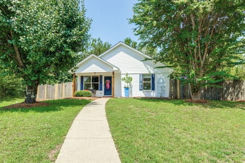 Oxford Vacation Rental | 2BR | 2BA | 1,200 Sq Ft | 2 Steps to Enter