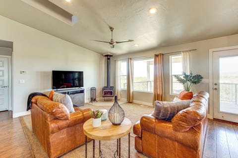 Cedar City Vacation Rental | 6BR | 3BA | 3,148 Sq Ft | Step-Free Entry