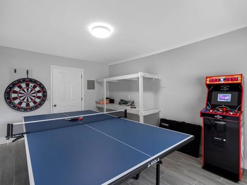 Gameroom, pingpong, NBA jam arcade game