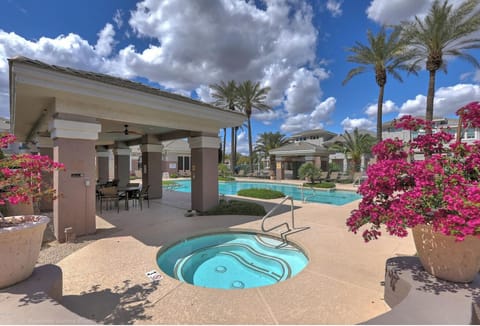 Access to Resort-Style Amenities: Heated Pool, Hot Tub, & Fitness Center