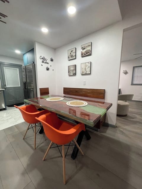 Open dining room to the kitchen for 5-6 people