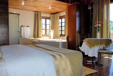 Loft | Minibar, blackout drapes, free WiFi, bed sheets