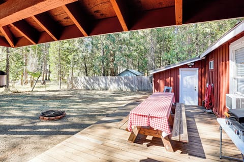Trinity Center Vacation Rental | 2BR | 1.5BA | 4 Steps to Enter | 1,200 Sq Ft