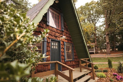 Retro A-Frame with cozy comforts and a hint of nostalgia 