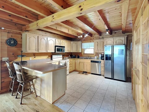 Fully Equipped Kitchen with Stainless Steel Appliances