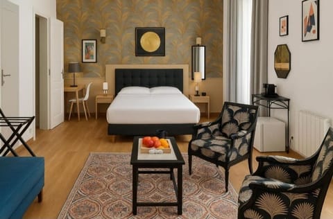 Comfort Triple Room | Iron/ironing board