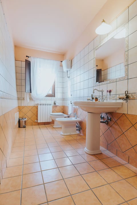 Panoramic Double Room, Patio, Garden View | Bathroom