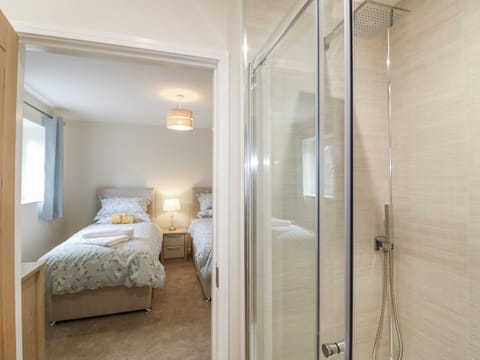 3 bedrooms, individually decorated, individually furnished, free WiFi