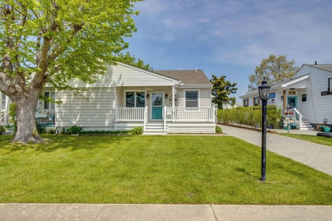 Cape May Vacation Rental | 3BR | 2BA | 4 Steps to Enter | 1,324 Sq Ft