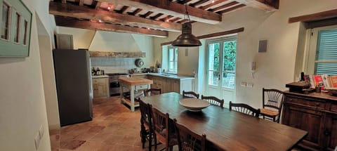 Villa, 5 Bedrooms, Private Pool, Garden View | Dining room